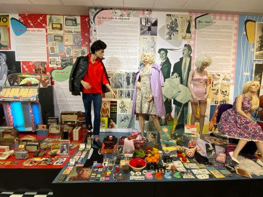 1955 … staatsvertrag, petticoat & nierentisch-5