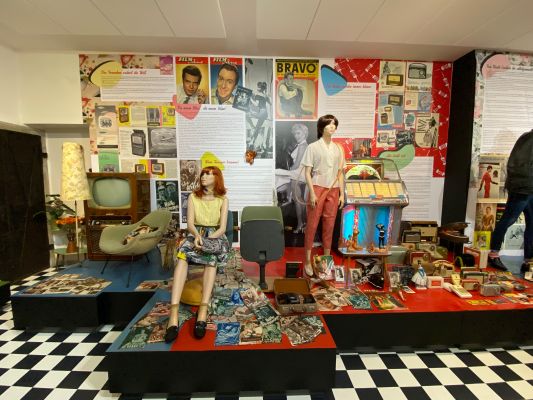 1955 … staatsvertrag, petticoat & nierentisch-7